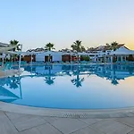 River Hotel