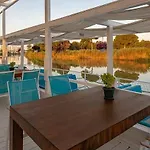 Hotel River 3*