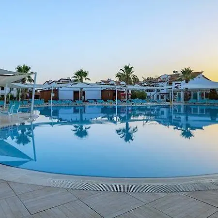 River Hotel