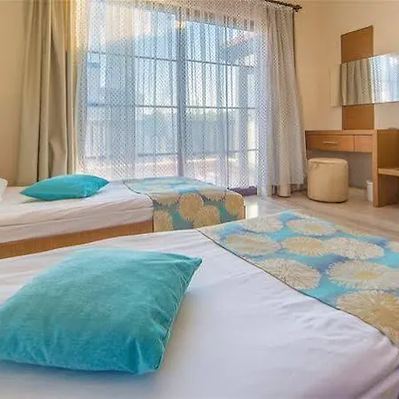 River Hotel 3*